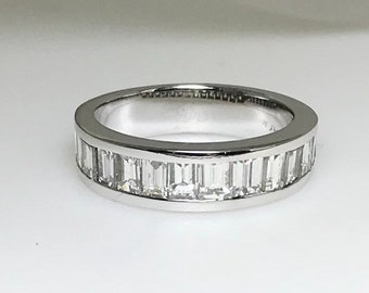 Baguette diamonds 2,0 carats total F color VVS clarity 14 karat white gold solid heavy band