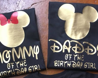 Mamá y papá de la cumpleañera, cumpleaños de Minnie Mouse, vacaciones familiares de Disney, camisas a juego, oro, rosa, negro, mamá y papá, niña,