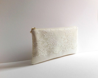 Bridal Ivory clutch,Wedding bag ,Pearls, Ivory  lace bride bag, Ivory Brides Purse, Wedding clutch ,Monogramed bride bag