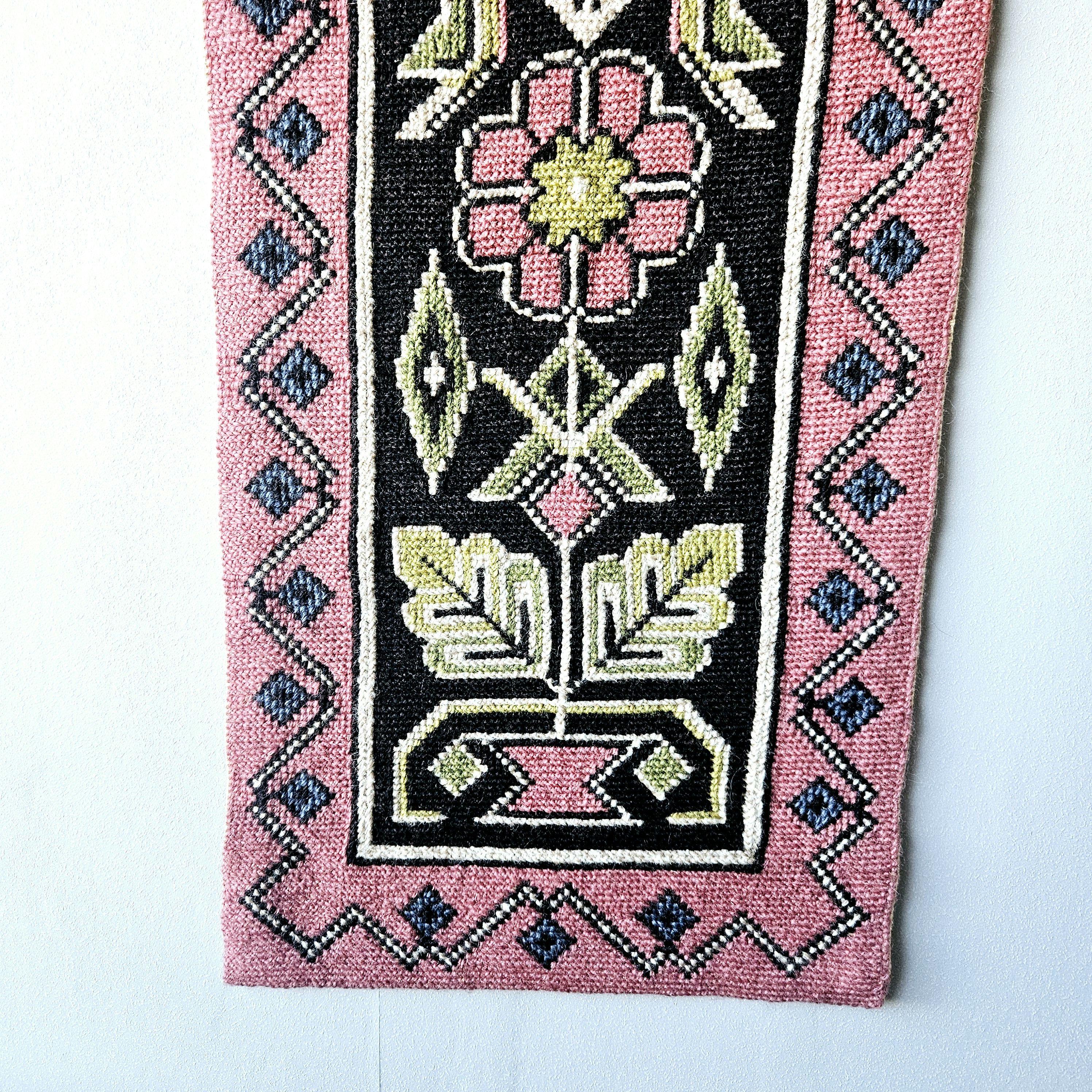 スウェーデンの民芸タペストリー：刺繍ウールニードルポイント壁掛け 