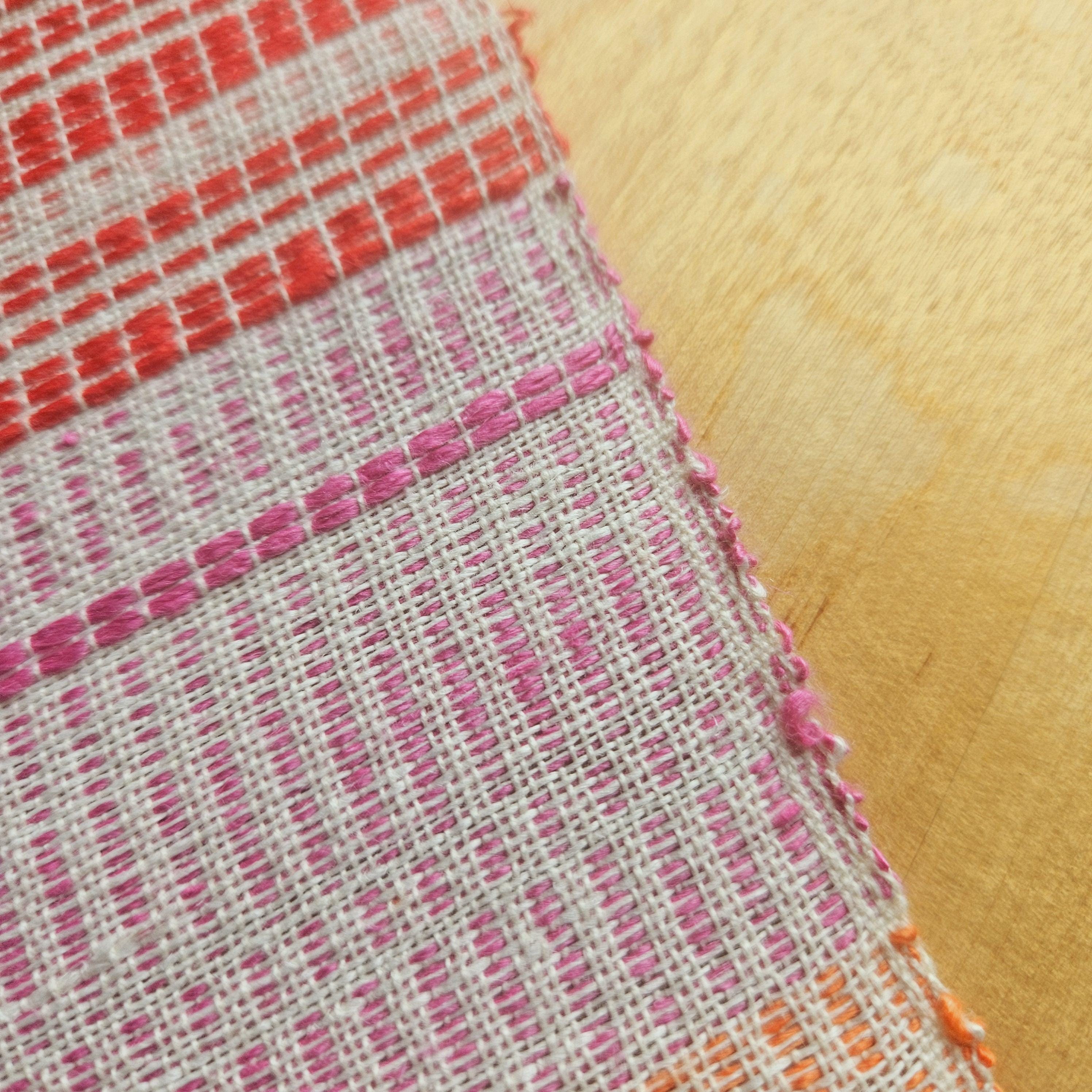 手織りリネンテーブルクロス：スウェーデン風ラスティックピンク