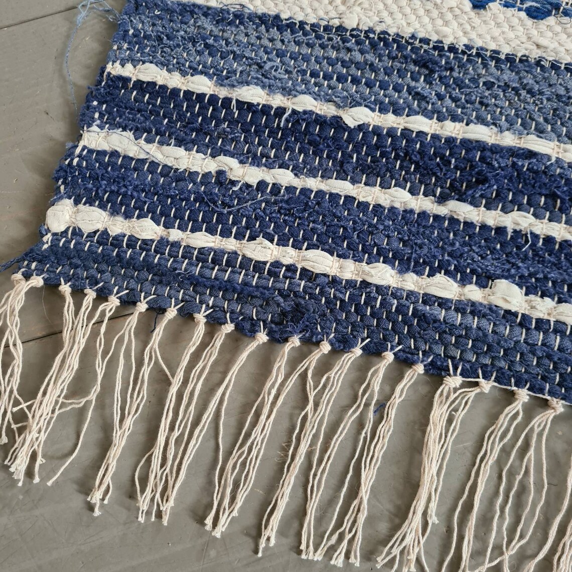 Wunderschöner schwedischer handgewebte Teppich / Teppich ...