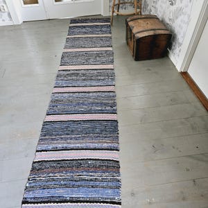 Lovely Swedish handwoven long rag rug / carpet / teppich in mint condition