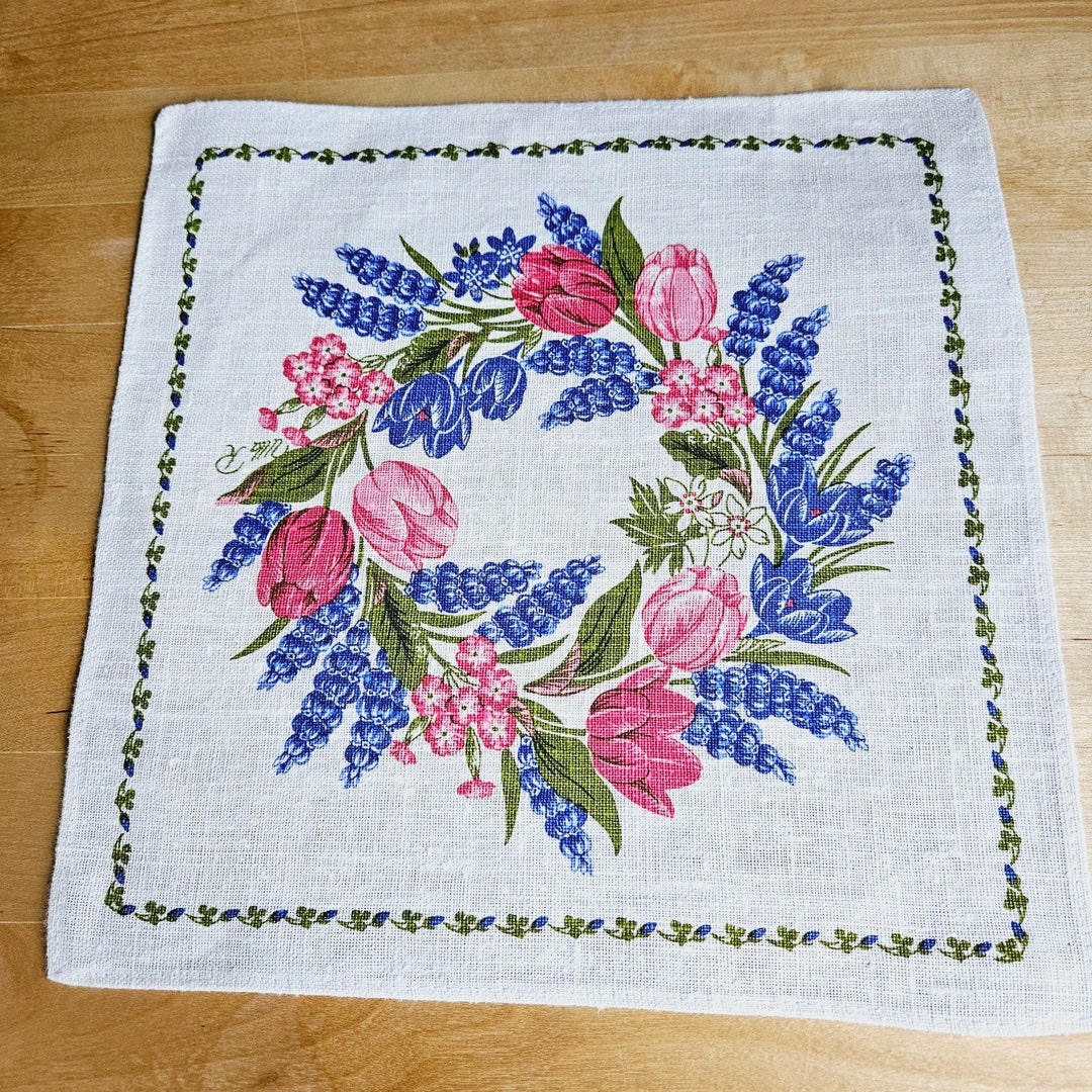 手捺染リネンテーブルトッパー: 春の花のデザイン、Frösö Handtryck
