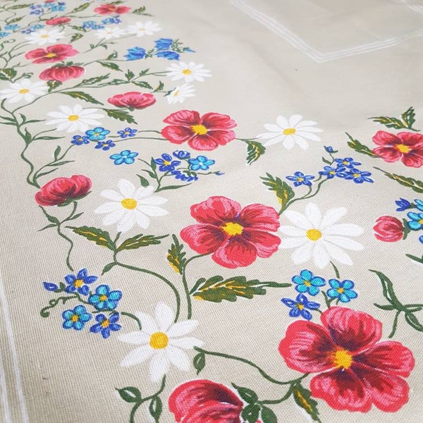 Floral retro / vintage printed tablecloth in cotton