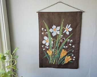 花柄クロスステッチリネン壁掛け：スウェーデン刺繍装飾 - Etsy 日本