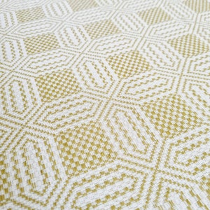 Beautiful 54&quot; x 20&quot; woven white/green tablerunner / tablecloth in shiny linen from Sweden