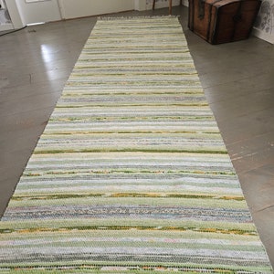 Lovely Swedish long green handwoven rag rug / carpet / teppich