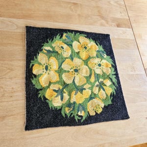 Beautiful large flemish / woven handmade wall tapestry with flowers from Sweden