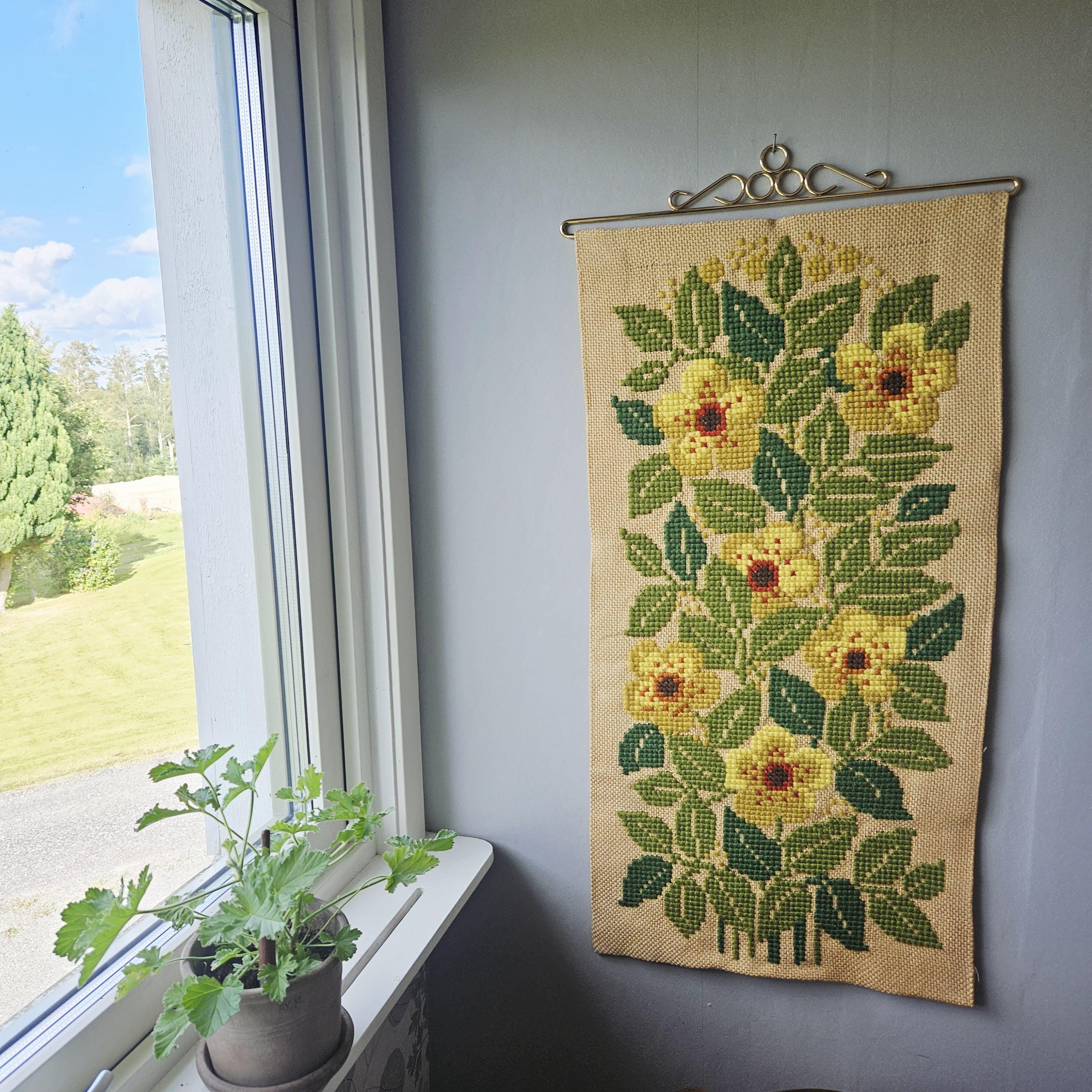 花柄クロスステッチリネン壁掛け：スウェーデン刺繍装飾 - Etsy 日本