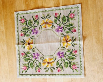 Lovely floral/roses cross stitch embroidered  tablecloth in linen from Sweden