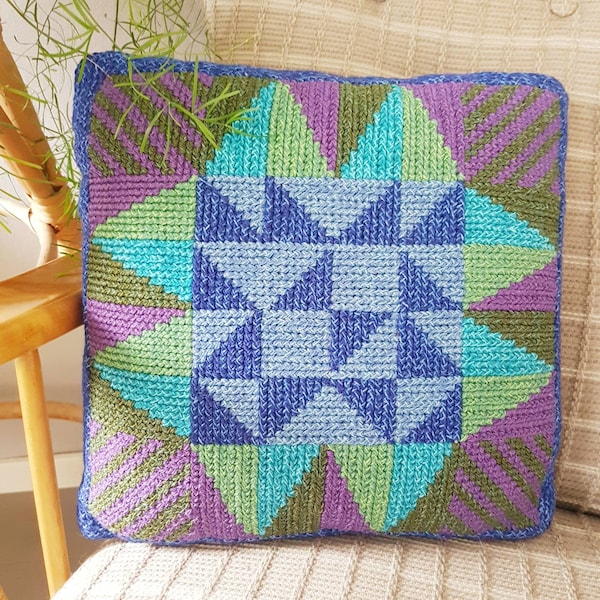 Wunderschönes florales Kissen/ 30 x 30 cm / Twist Stitch / Nadelpunkt besticktes Dekokissen mit Blumen aus Schweden