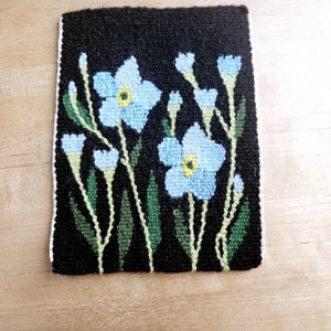 Beautiful 6 1/4 &quot; x 4 3/4&quot; /woven handmade / flemish wall tapestry / wool wall decor with flowers from Sweden