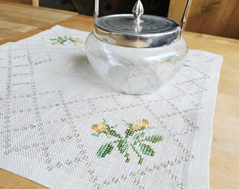 Buy Embroidered Floral Linen Tablecloth: Vintage Swedish Lace (41