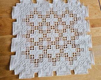 Vintage Linen Tablecloth: Swedish Cross Stitch Floral Embroidery