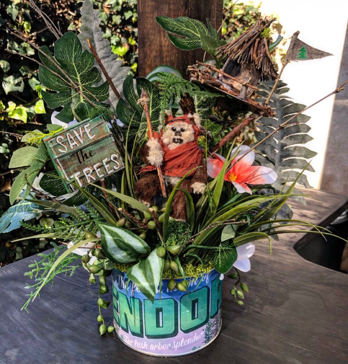 Star Wars inspired Forest moon floral arrangement / terrarium | Etsy