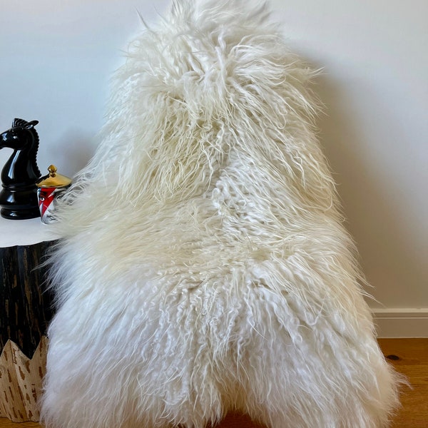 Luxurious Genuine Icelandic Sheepskin Rug Sheep Curly Long Fur In Natural Off White/Ivory Color