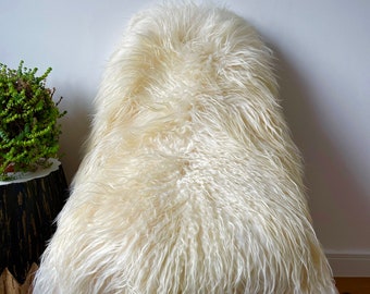 XXL Large Luxurious Genuine Icelandic Sheepskin Rug Sheep Curly Long Fur In Cream/Ivory Color