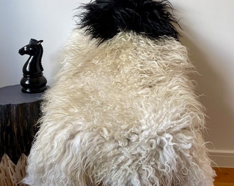 XL Large Luxurious Genuine Icelandic Sheepskin Rug Sheep Long Curly Fur In Natural Off White/Ivory/Beige/Cream and Black Color