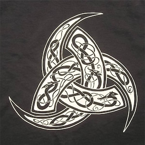 Triple Horn Triskelion Norse Viking T-Shirt WH