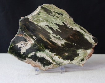 Calcedonia cromada, muestra de losa de coleccionistas grandes (450 g)
