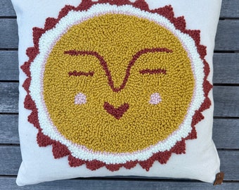 Gepersonaliseerde Punch Needle Canvas geborduurd esthetisch Boho Sun Face Pillow: 18 "x 18"