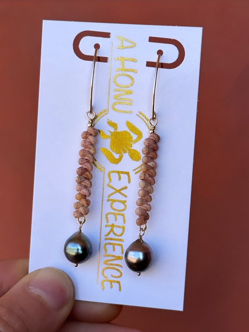 Kahelelani shell & Tahitian pearl Marquis earrings in your choice of material and length bild 2