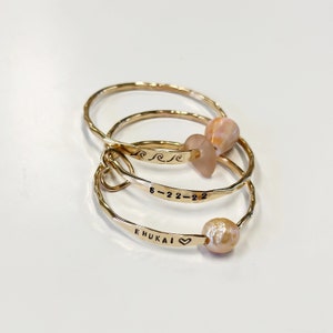 Pulsera martillada estampada a mano para bebé imagen 4
