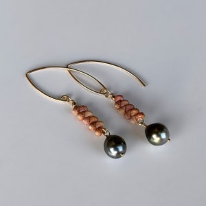 Kahelelani shell & Tahitian pearl Marquis earrings in your choice of material and length bild 10