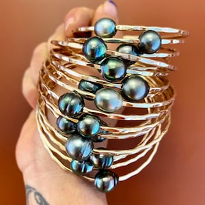 Tahitian or Edison pearl bangle in sterling silver or 14k gold fill