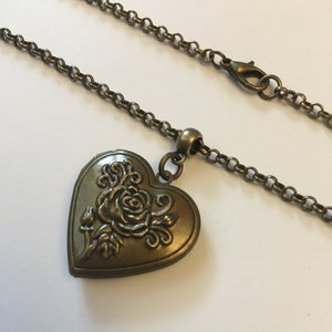 Victorian Style Antique Brass Rose Heart Locket, Photo Locket, Gift for Her, Women&#39;s Necklace, Anniversary, Valentines Day Gift