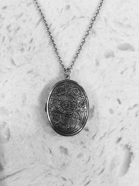 Victorian Style Oval Antique Silver 