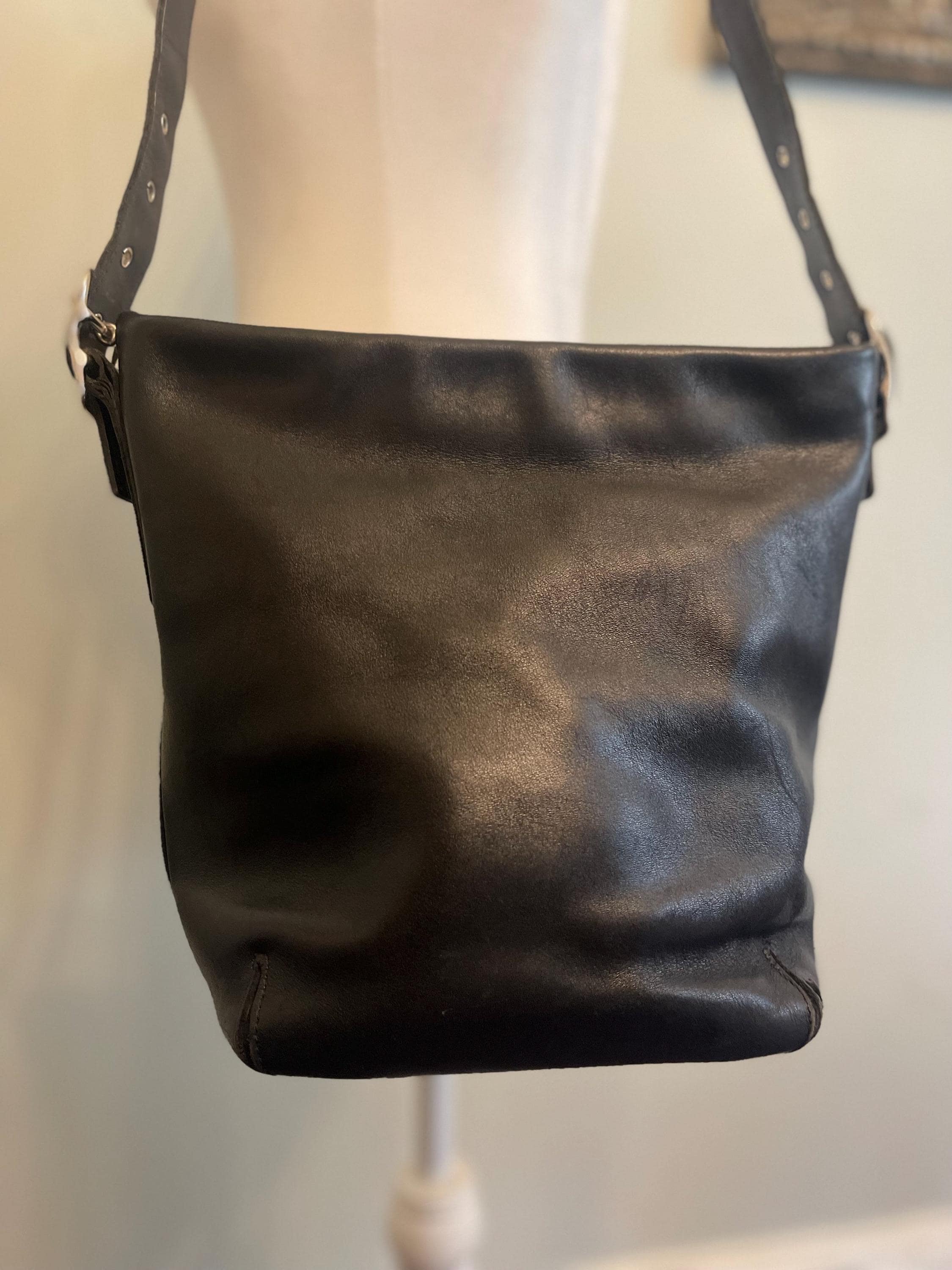 バッグ COACH USA Vintage Leather Bucket Bag Vintage COACH Lula's Legacy Black Leather Drawstring Bucket