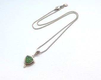 ネックレス・ペンダント VERY VINTAGE GREEN CHALCEDONY SILVER HEART PENDANT NECKLACE VERY VINTAGE GREEN CHALCEDONY SILVER HEART PENDANT NECKLACE