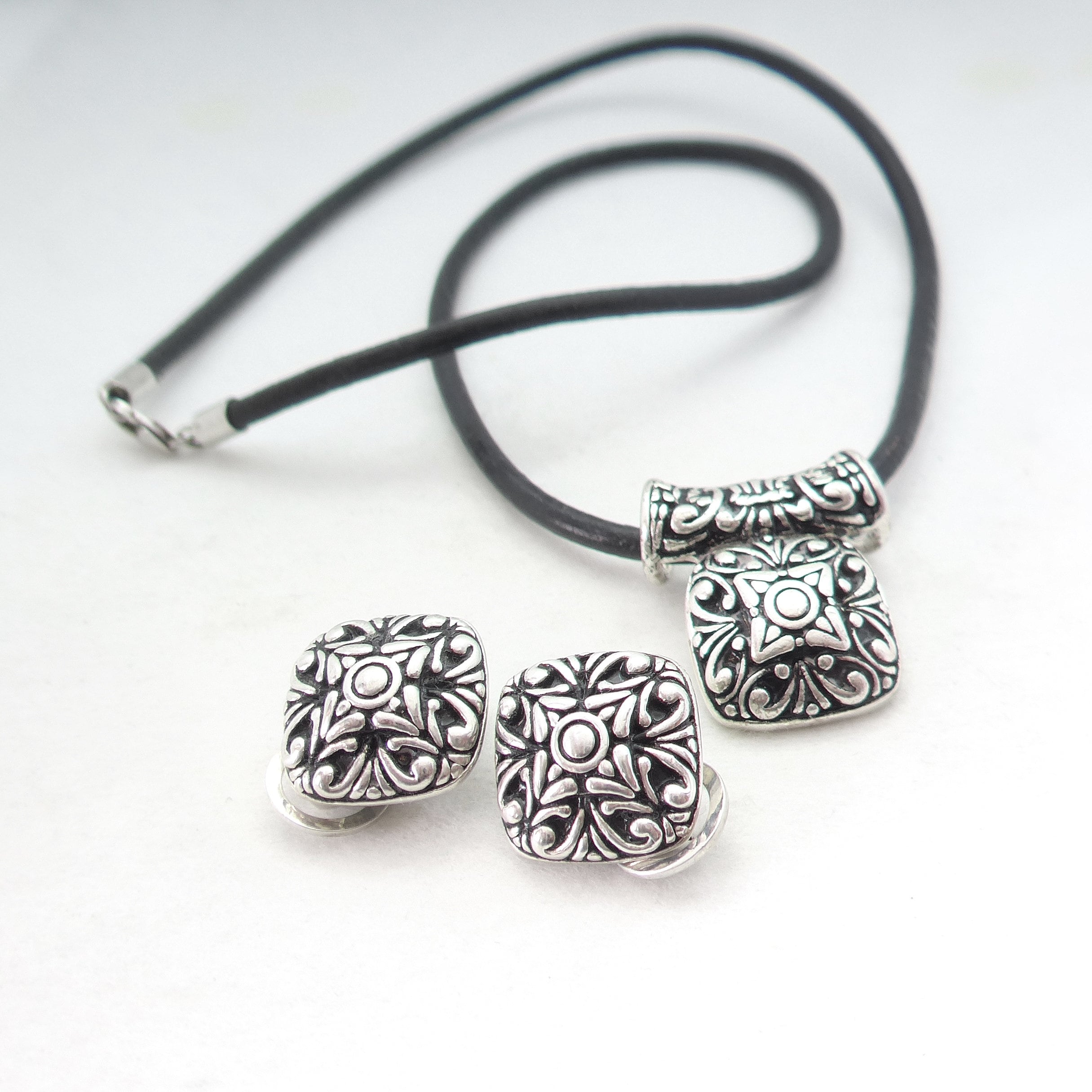 5 Pcs Jewelry Making Charms 584LB Sign Antique Silver...