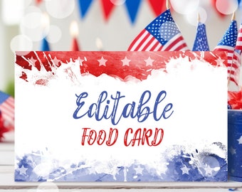 Könnte beinhalten: Eine weiße Karte mit roten, weißen und blauen Aquarellakzenten und dem Text "Editable FOOD CARD" in einer Schreibschrift. Die Karte ist mit Sternen verziert und vor dem Hintergrund amerikanischer Flaggen und patriotischer Girlanden platziert.