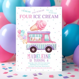 Puede incluir: Un camión de helados rosa y azul con una bola de helado en la parte superior. El camión tiene un letrero que dice "Yo grito, tú gritas, todos gritamos, cuatro helados". El texto debajo del camión dice "Madeleine cumple 4 años" e incluye detalles sobre la fiesta de cumpleaños.