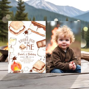 Convite de 1º aniversário Smores editável com foto Canva para fogueira no quintal, festa de acampamento ao ar livre no outono, convite para diversão Smore com amigos SM3