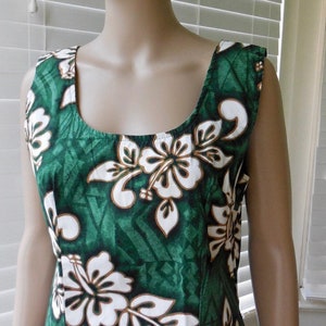 HAWAIIAN Dress LOCAL GIRLS Short Tropical Dress Sleeveless Sundress Green And White Floral Hibiscus Luau Tiki Aloha Dress Size Medium 8