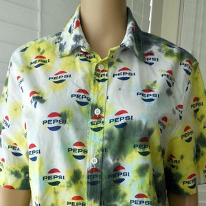Men&#39;s PEPSI COLA Shirt Novelty Print Pepsi Advertising Shirt Short Sleeve Cotton Button Up Pepsi Splash Shirt Camp Shirt Size Medium