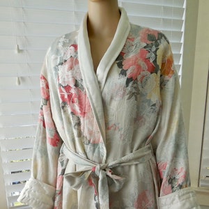 Women&#39;s BROCADE Robe NATORI Vintage Kimono Robe Long Floral Brocade House Robe Sash Belt Full Inside Lining Dressing Robe Size Small-Medium