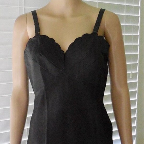 40s Black TAFFETA Slip BARBIZON Black Slip Dress Side Zipper Embroidered Bodice Scalloped Hemline 40s Lingerie Size 34 B