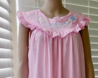 70's EMBROIDERED Pink NIGHTGOWN Pullover Smock Nightgown Ruffled Sleeveless Nightie Size Medium