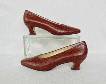 Escarpins en relief CROC SESTO MEUCCI Escarpins en cuir marron effet croco Mocassins Petit talon Talon court Escarpins en cuir italien jamais portés Taille 7 N Fabriqués en Italie