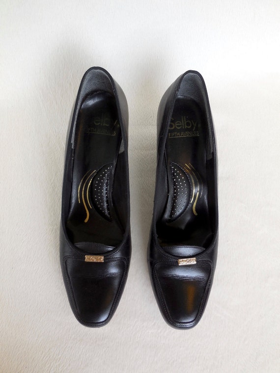 Vintage Leder PUMPS SHELBY schwarze High Heelsschwarz PumpsRetro Pumpsschwarzes Kleid SchuheSekretärin SchuheFifth AveSmart SchuheGröße 7 M Vintage Leder PUMPS SHELBY schwarze High Heelsschwarz PumpsRetro Pumpsschwarzes Kleid SchuheSekretärin SchuheFifth AveSmart SchuheGröße 7 M