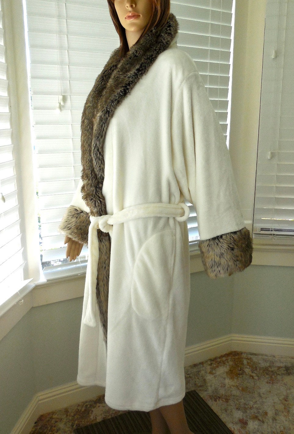 PLUSH WHITE Robe Faux Fur Shawl Collar Womens Long House Robe