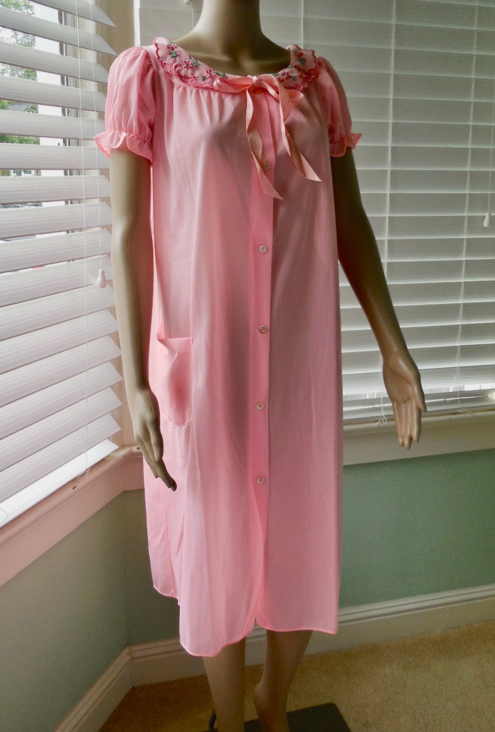 60s HOUSE ROBE Short Pink Nylon Robe Short Sleeve Smock Granny Etsy