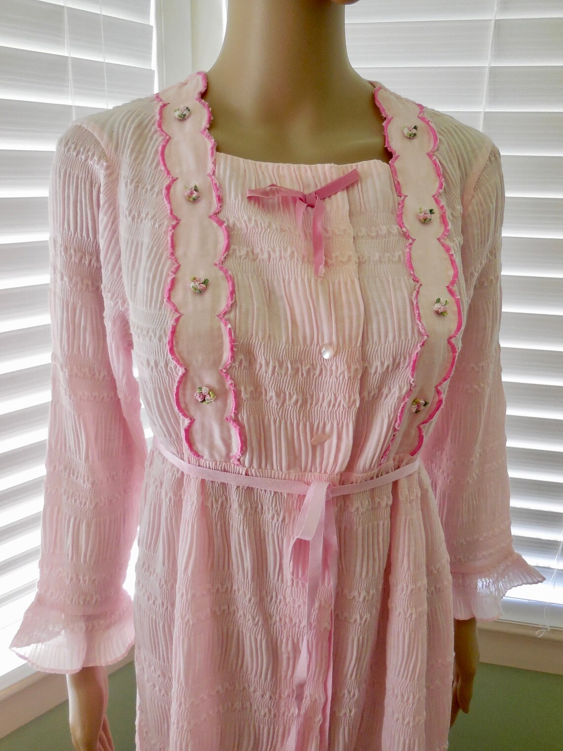 60s Vintage ROBE Womens Pink Ruffled House Robe Gathered | Etsy