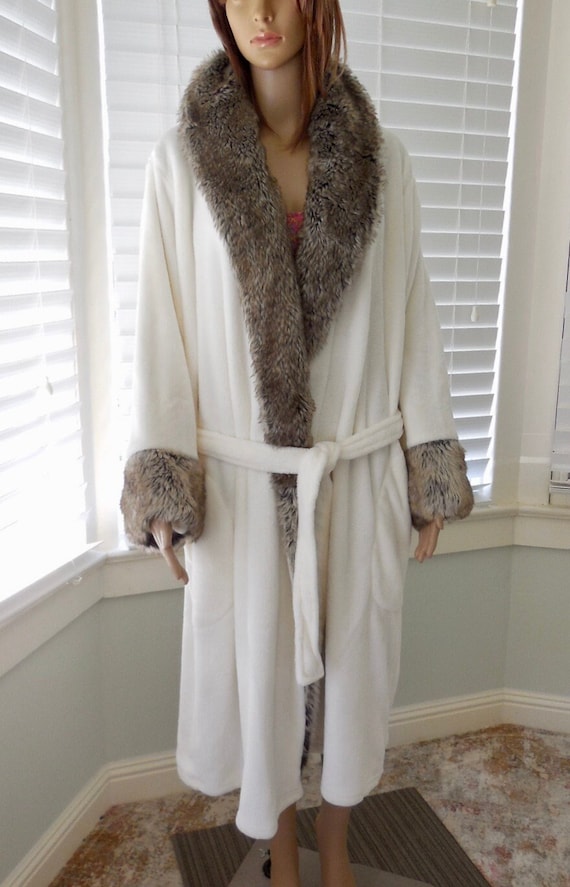 Women Shawl Collar Fleece Bathrobe & Spa Robe