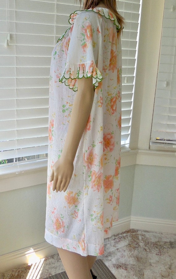 60s FLORAL Robe KOMAR RuffleD Smock Robe Housecoa… - image 5